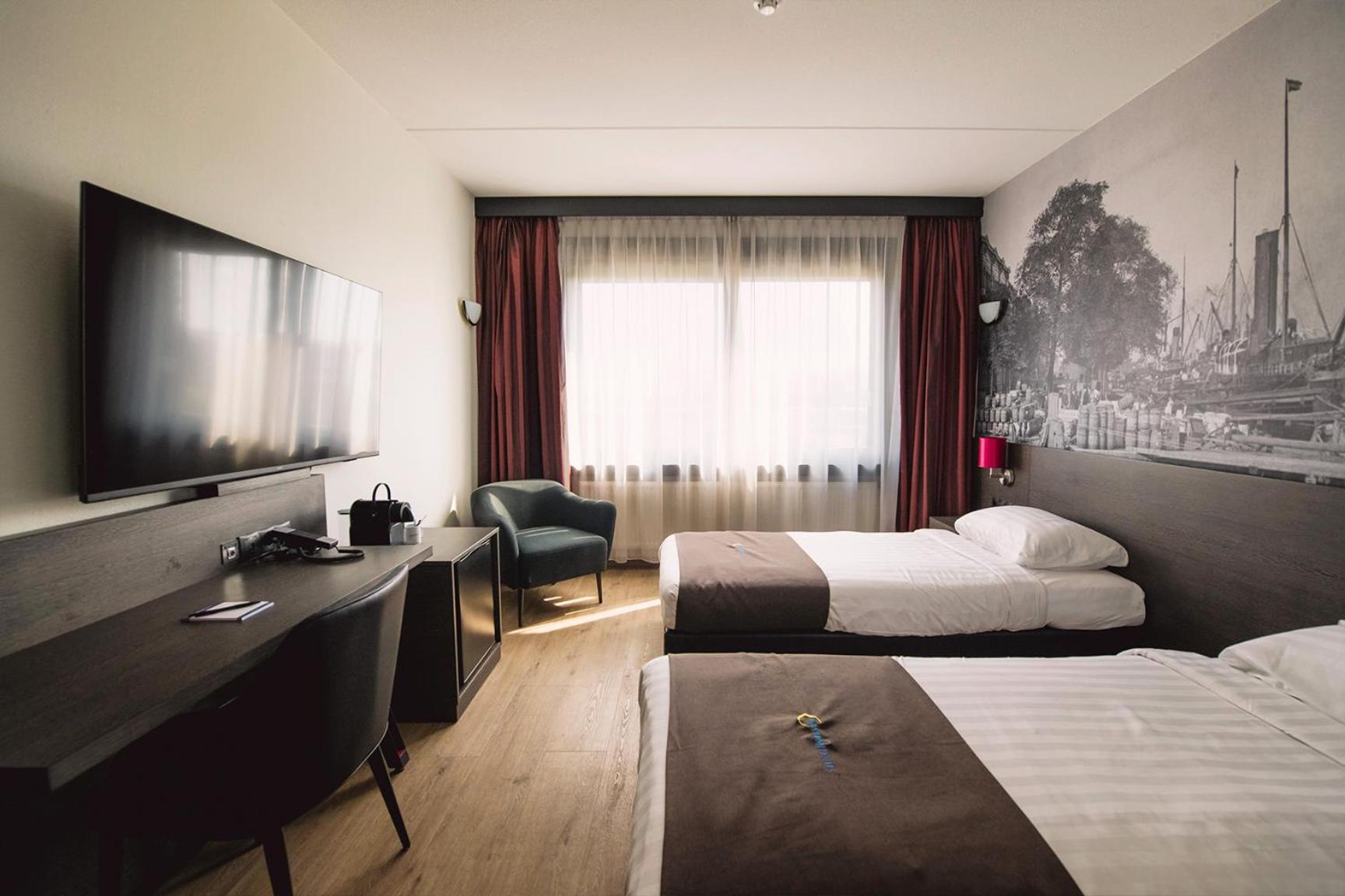 Bastion Hotel Барендрехт Екстериор снимка